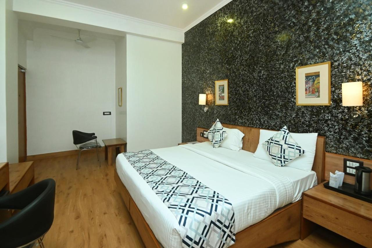 Hotel Yulia- Le Amour Inn Dźajpur Zewnętrze zdjęcie