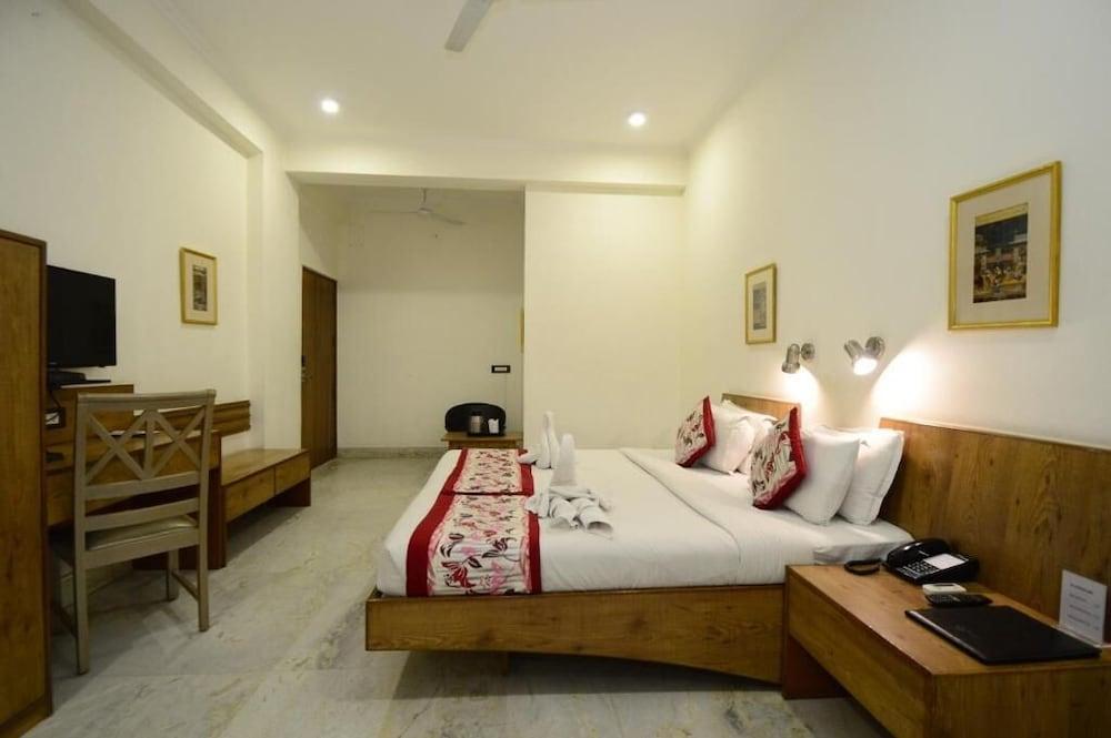 Hotel Yulia- Le Amour Inn Dźajpur Zewnętrze zdjęcie
