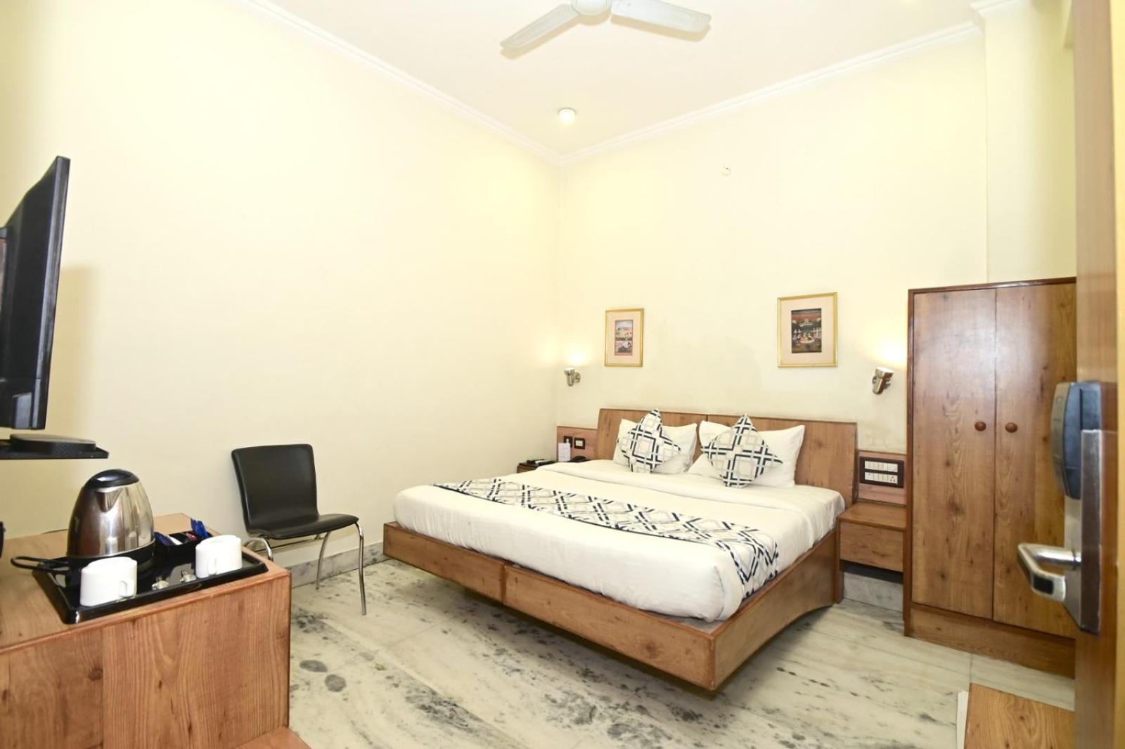 Hotel Yulia- Le Amour Inn Dźajpur Zewnętrze zdjęcie